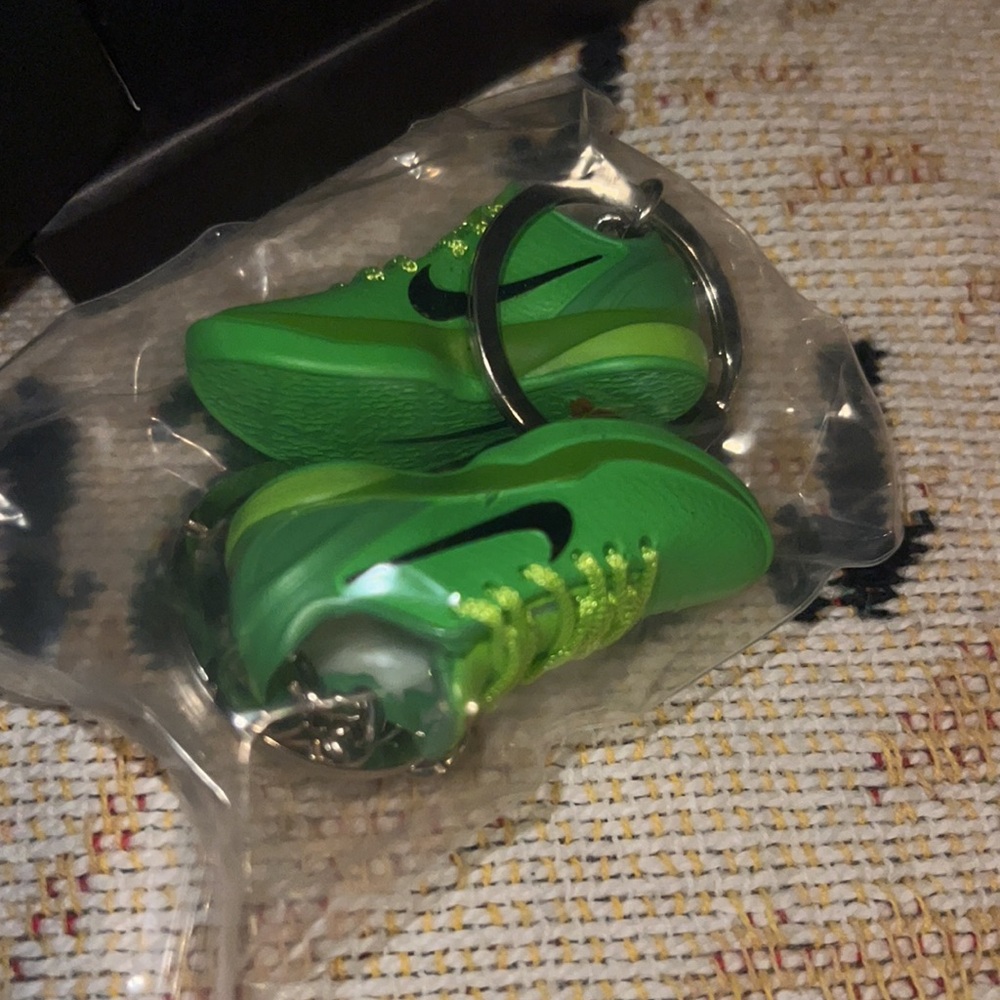 Custom made sneakers green color keychains / purse charm one pair with box bag 2